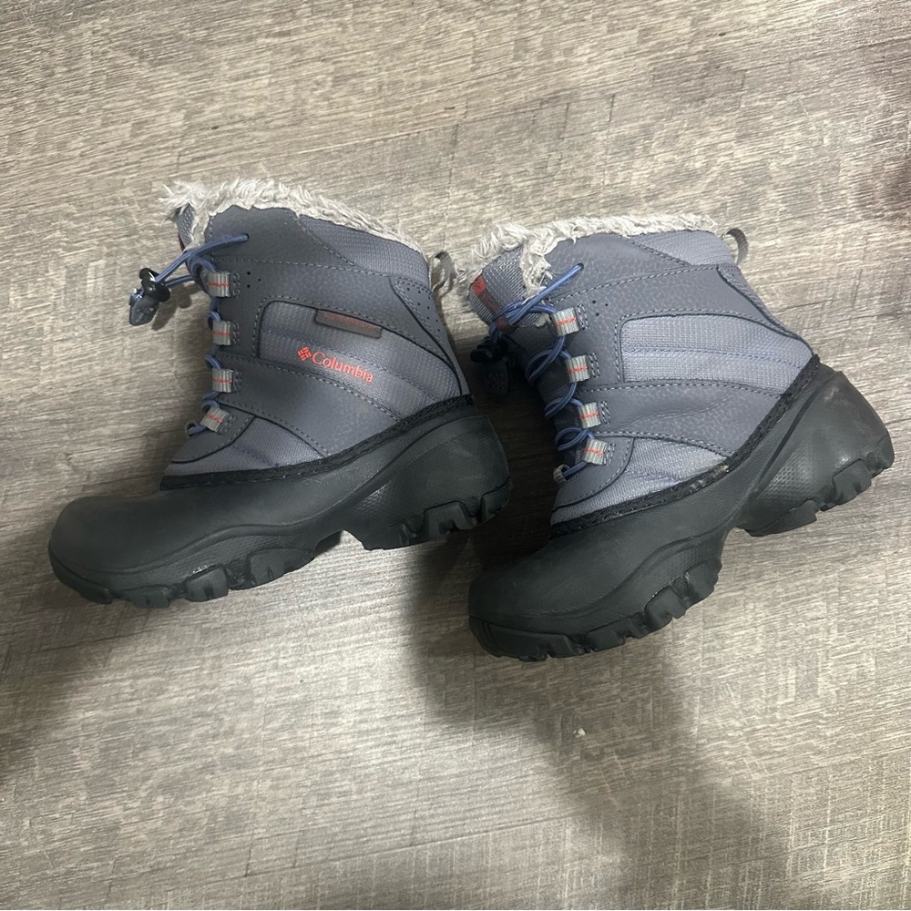 Columbia Kids Gray and Black Boots